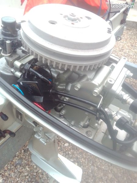 Moteur bateau 5 cv bycilindres suzuki - Image 4